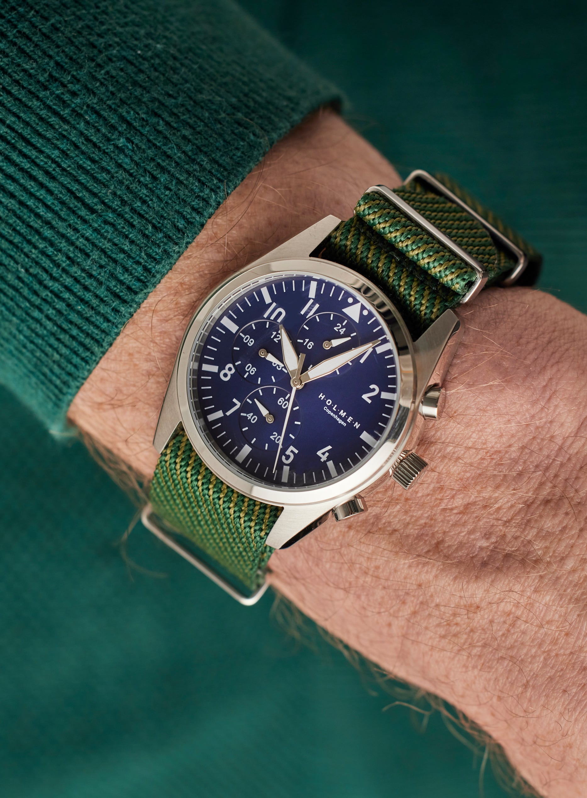 Adventurer watch 42mm navy blue dial with green nato strap
