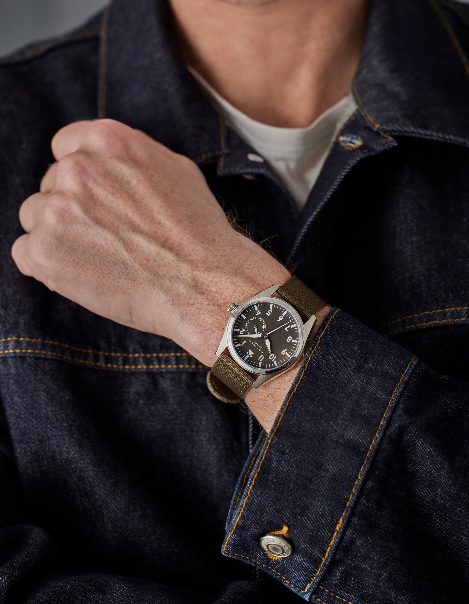City watch 42mm grey dial with 2-piece khaki strap