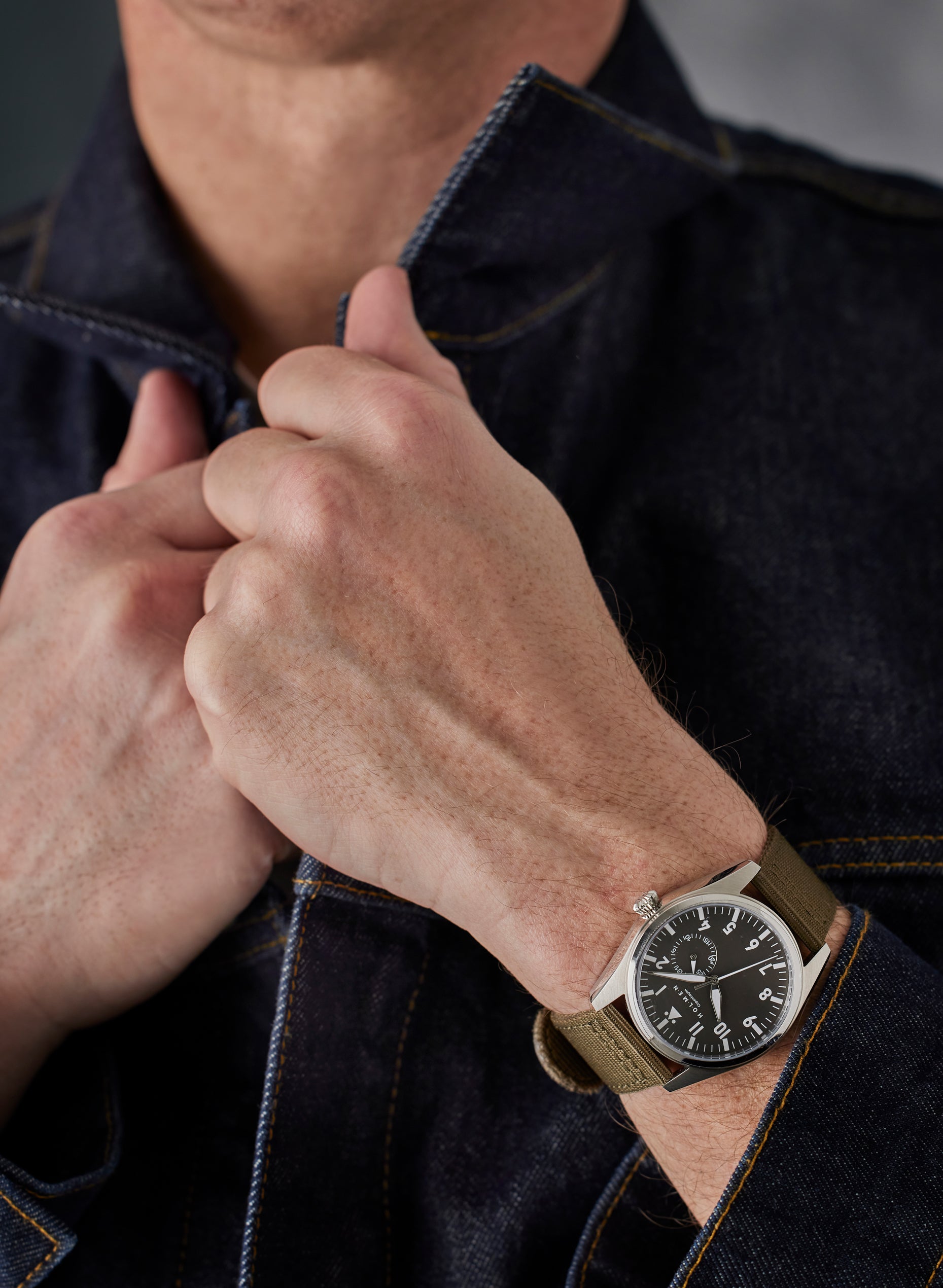 City watch 42mm grey dial with 2-piece khaki strap