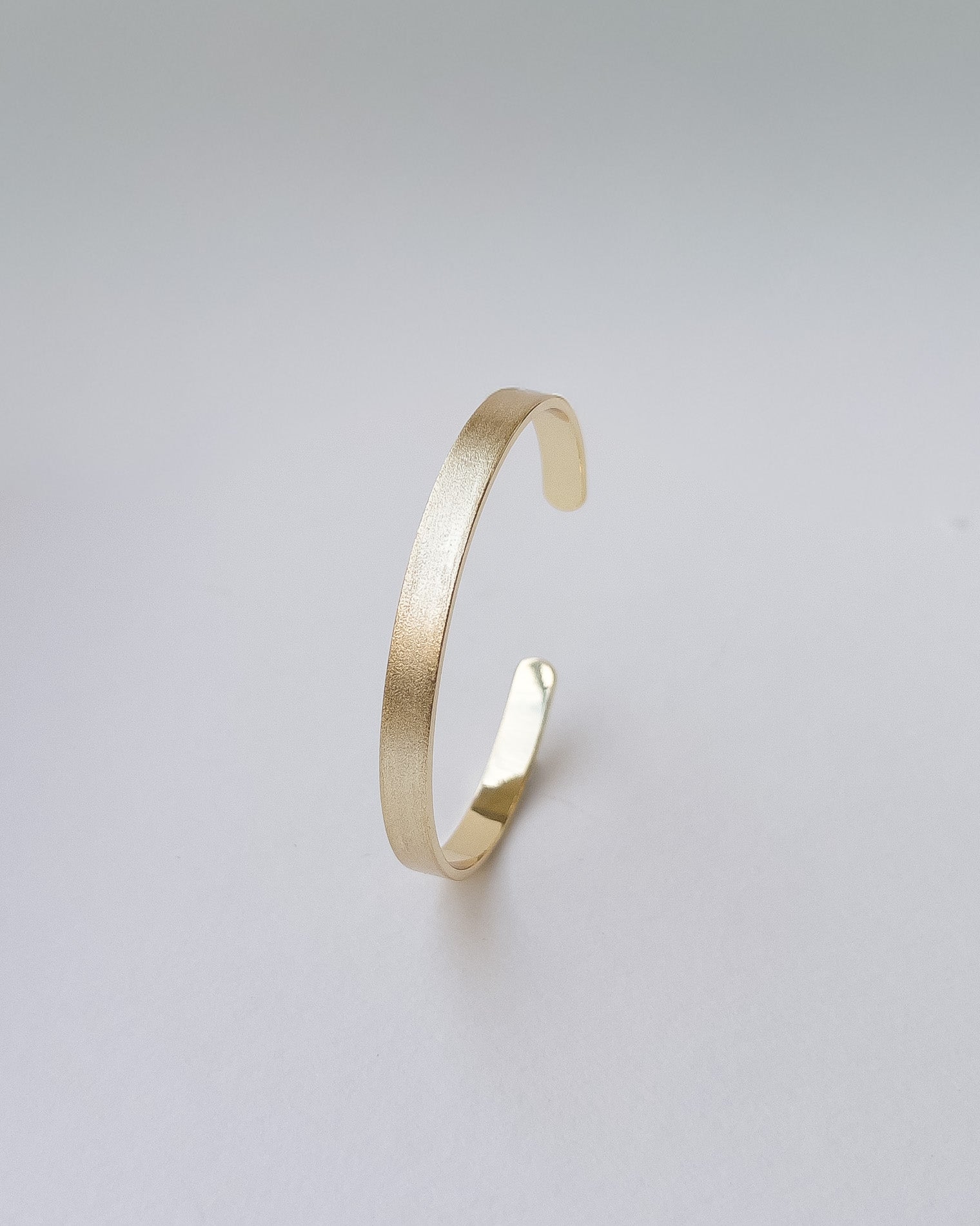 City bracelet brushed 6mm gold