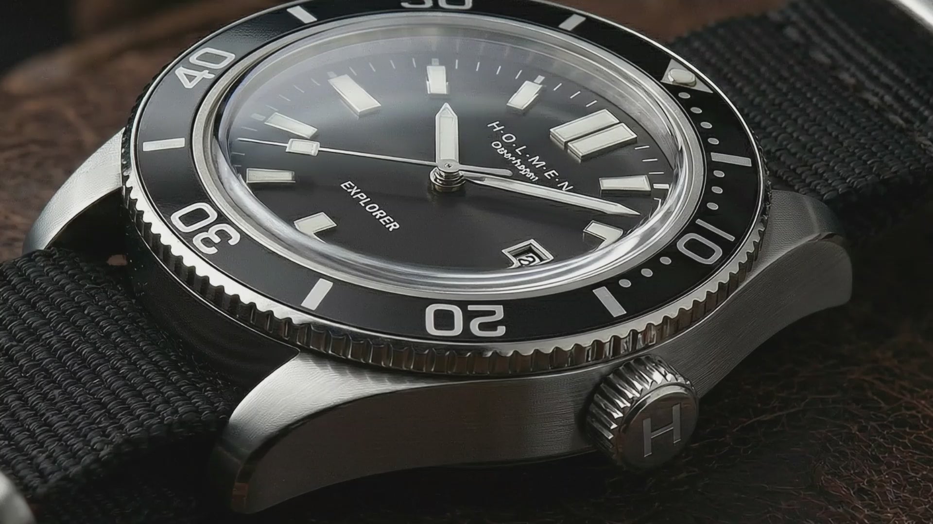 Explorer watch 44mm grey/black dial with black nato strap